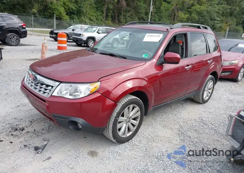 2013 Subaru Forester 2.5X Premium z USA, uszkodzony, nr VIN JF2SHADCXDH400460